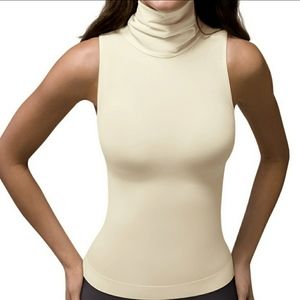 Nwt Chic Sleeveless Turtleneck Size Small or XL Van/White